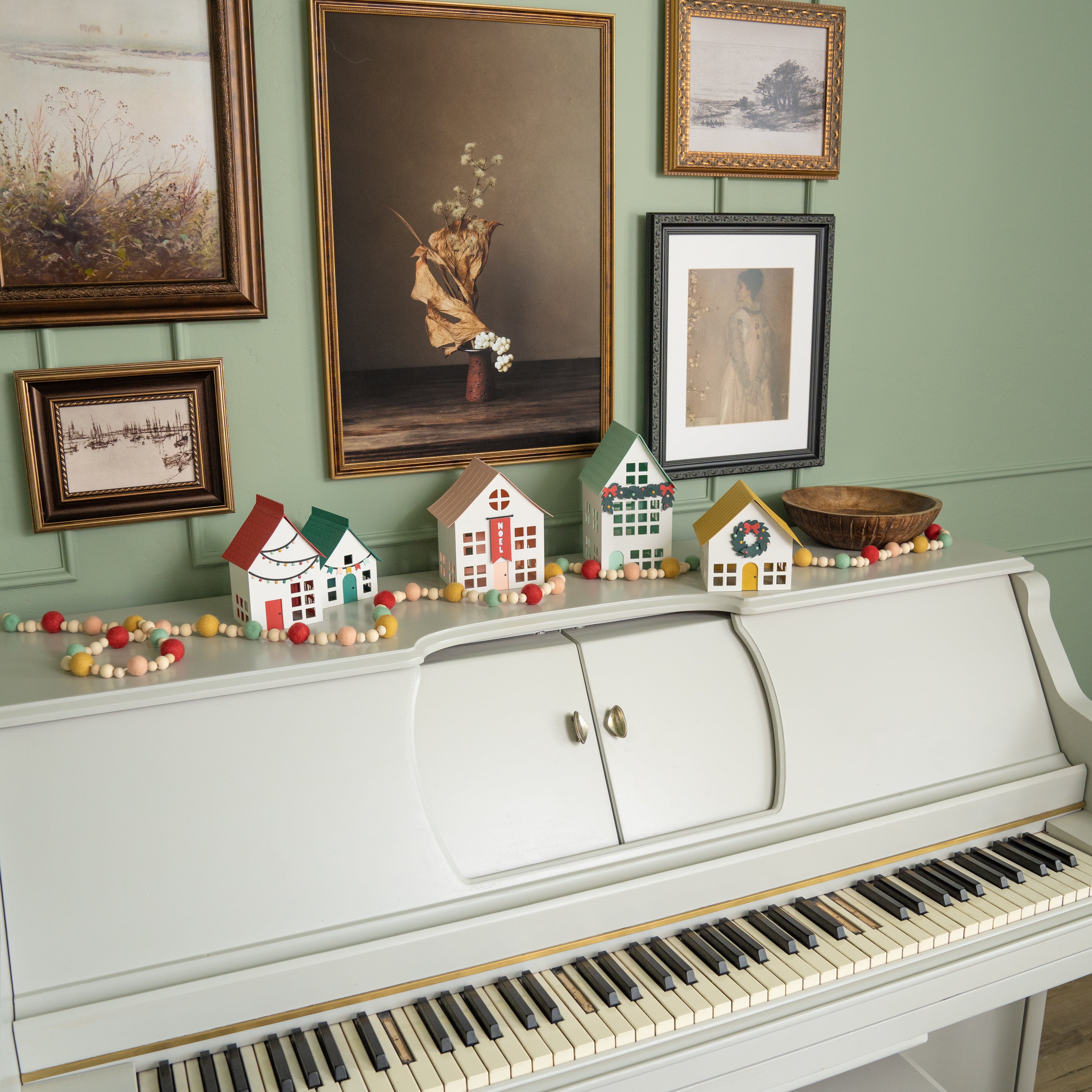 Beaded & Bright Garland